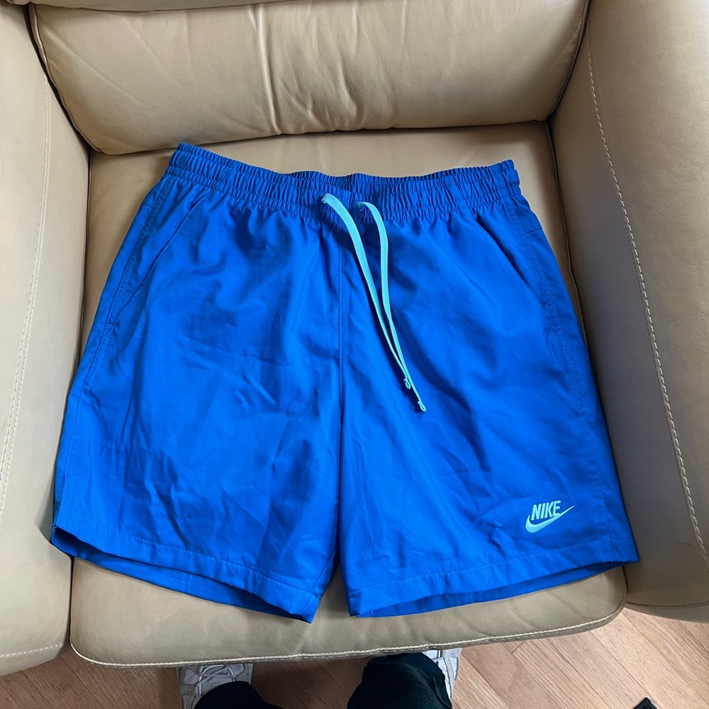 Nike Sportswear Men's Woven Flow Shorts